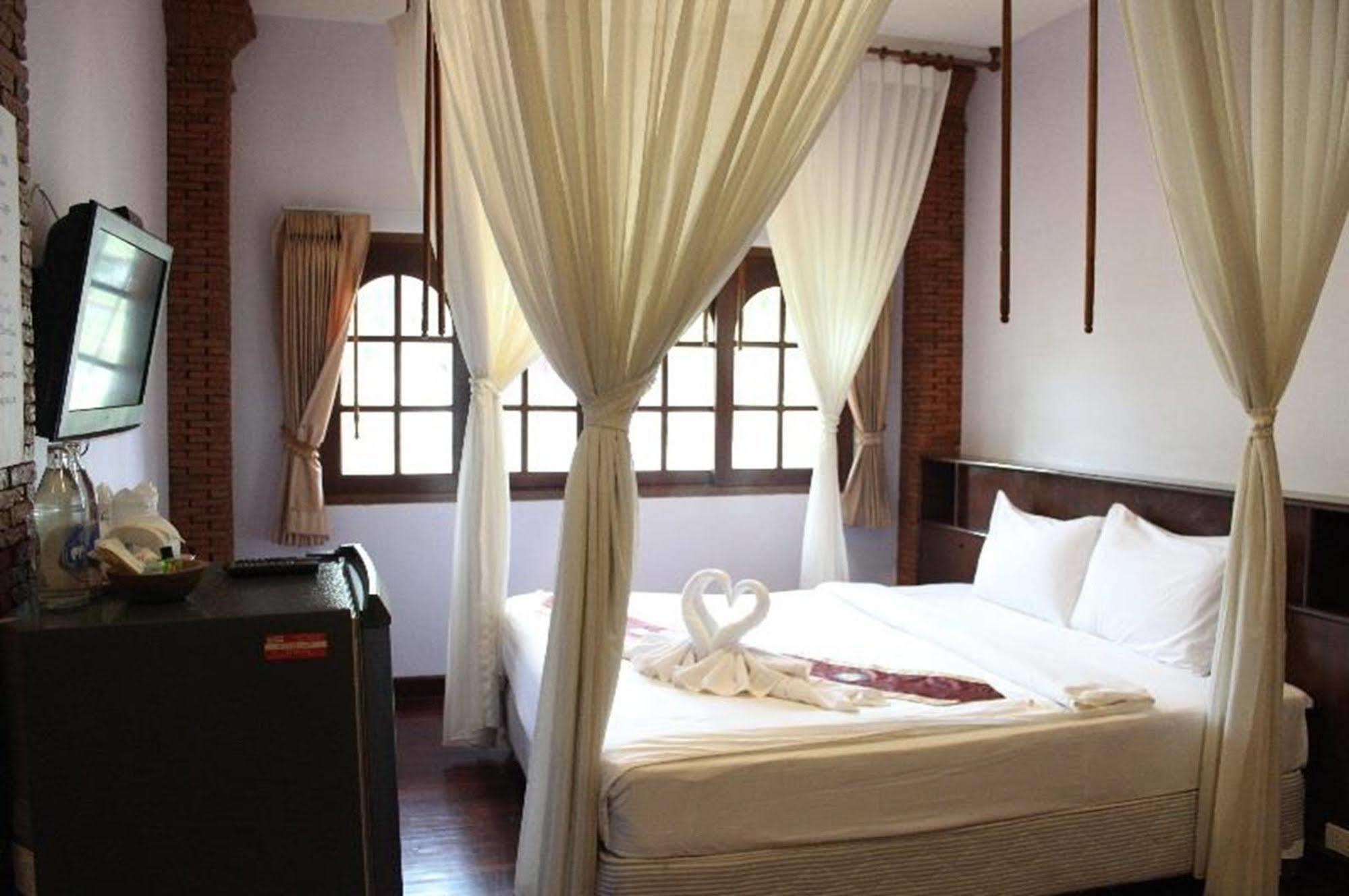 Boom Boom Beach Resort Laem Sing Chanthaburi Eksteriør bilde