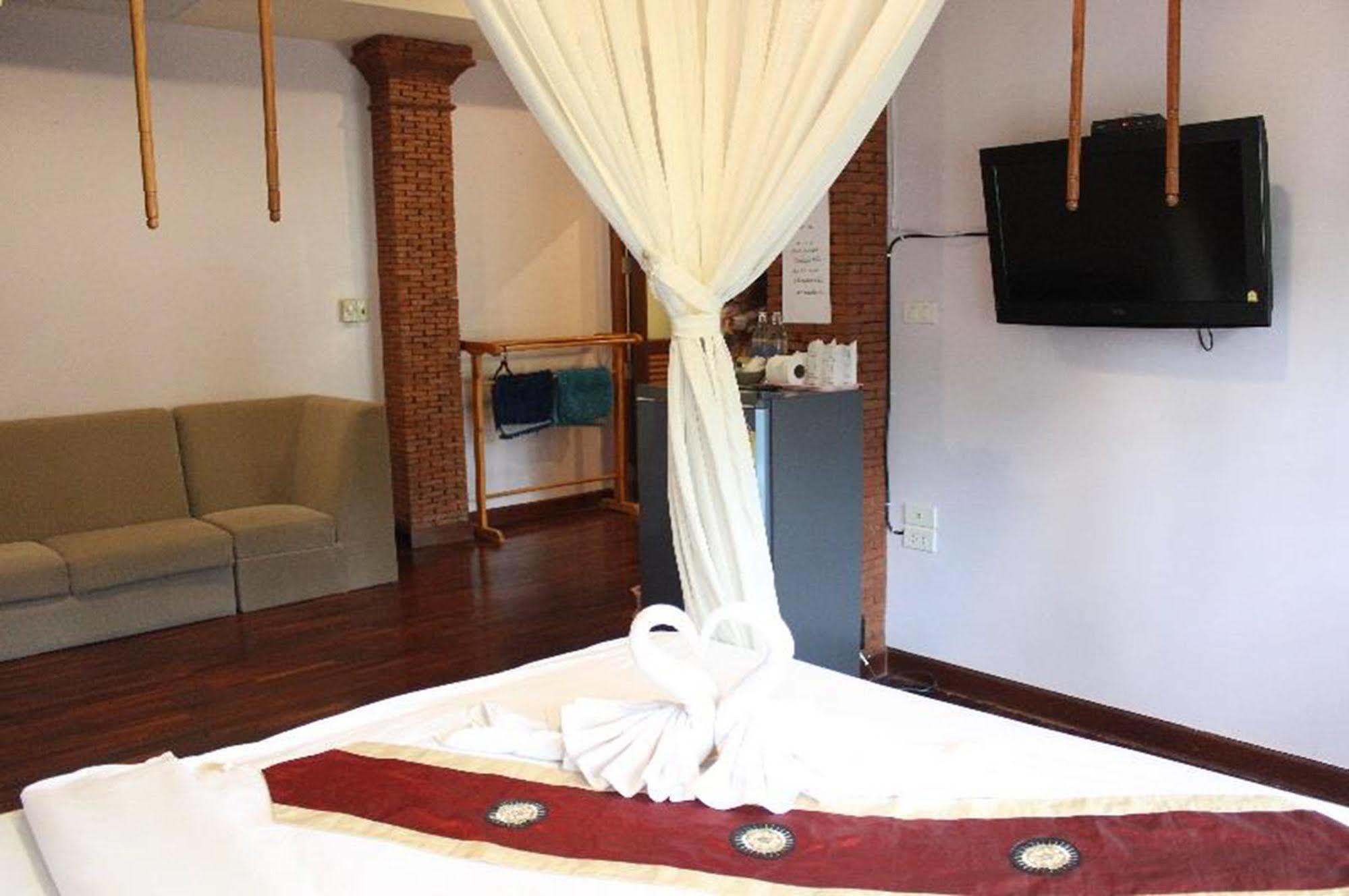 Boom Boom Beach Resort Laem Sing Chanthaburi Eksteriør bilde