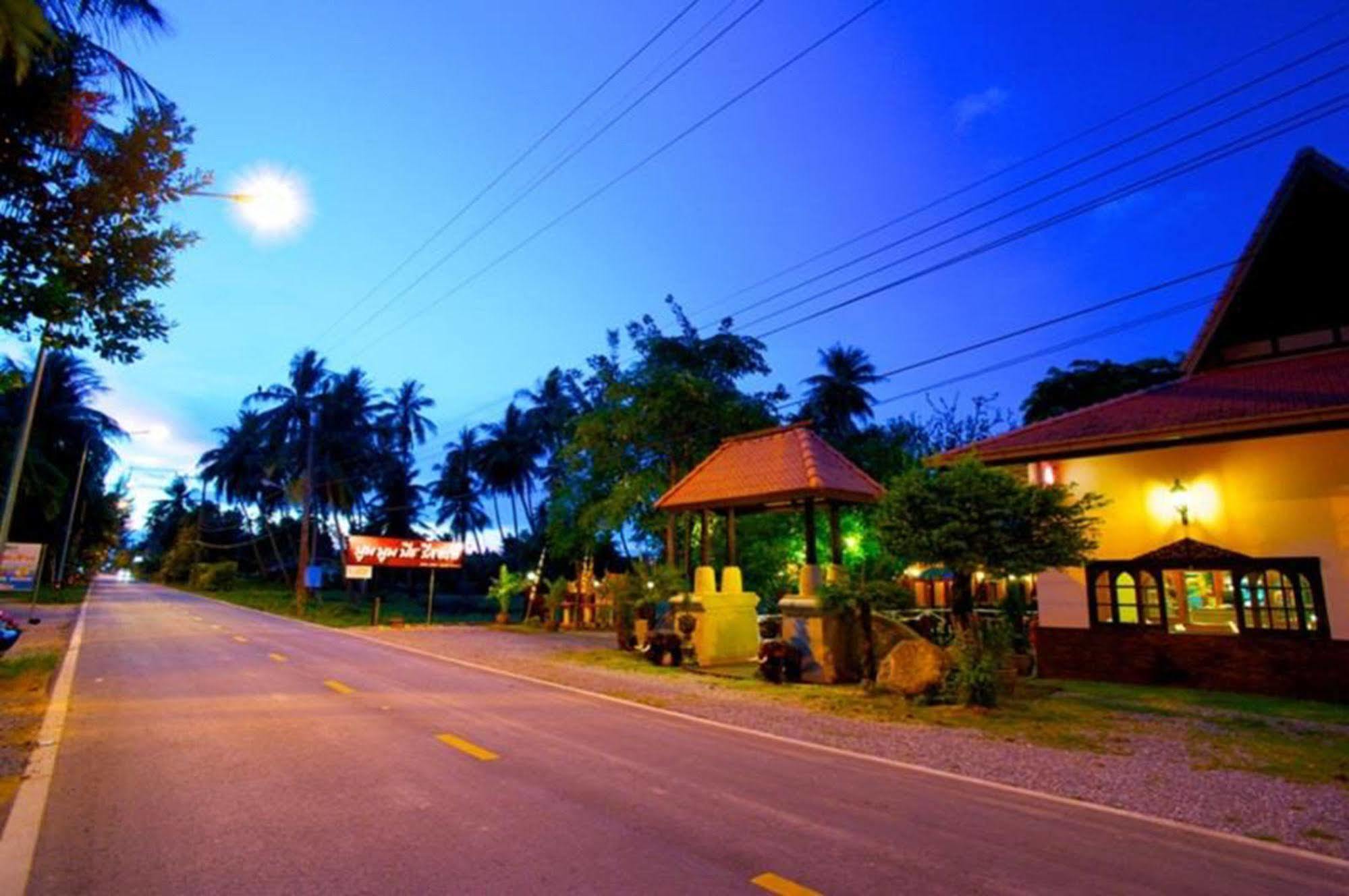Boom Boom Beach Resort Laem Sing Chanthaburi Eksteriør bilde